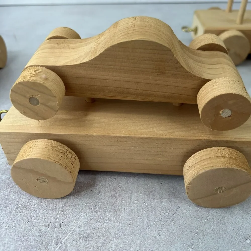 4 Piece‎ Handmade Wooden Train Set Kids Toy Locomotive with Rail Cars & Caboose